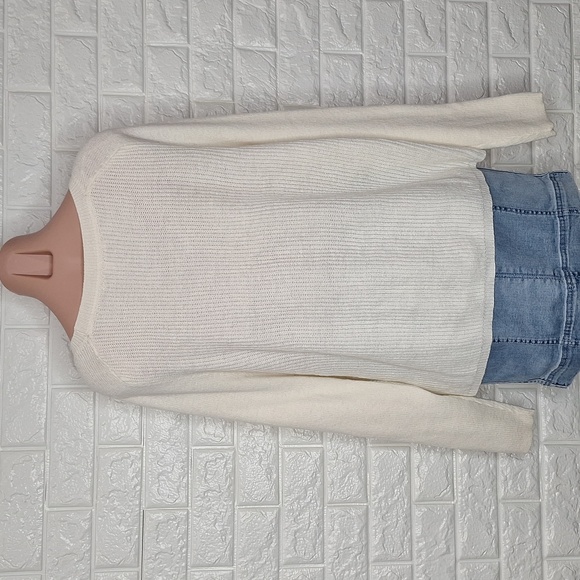 VICTORIA'S SECRET Ivory White Scoop Neck Sweater - Picture 4 of 9
